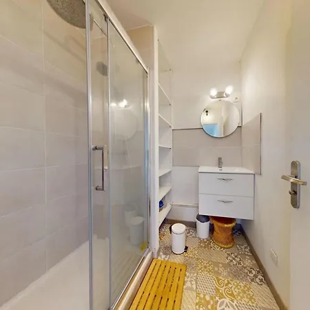 4-rooms With Parking In