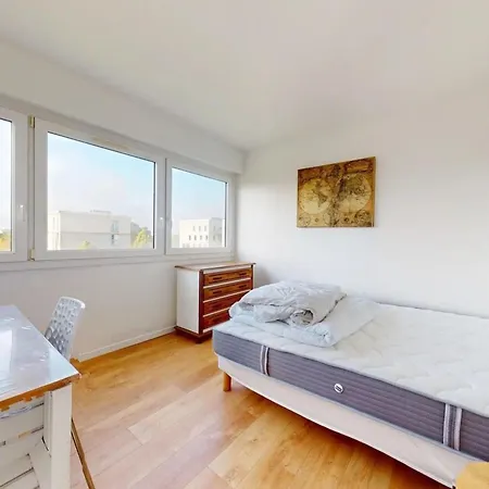 4-rooms With Parking In Apartment *