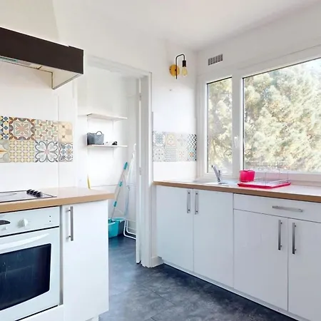 4-rooms With Parking In * Nantes