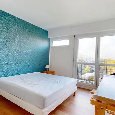 4-rooms With Parking In