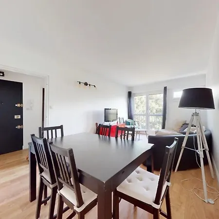 Apartment 4-rooms With Parking In *